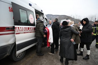 Kartepe Dağ Yolunda Otobüs Şarampole Yuvarlandı: 2'si Ağır Çok Sayıda Yaralı 