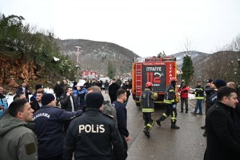 Kartepe Dağ Yolunda Otobüs Şarampole Yuvarlandı: 2'si Ağır Çok Sayıda Yaralı 