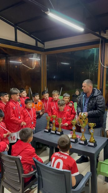 Şampiyon Eşmespor Akademi Coşkuyla Karşılandı 