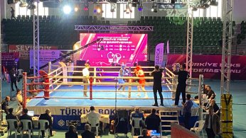 Vali Aktaş Boks Şampiyonası maçında 