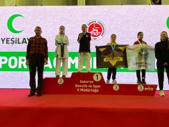 Kartepe'li Karatecilerin Dikkat Çeken Başarısı 