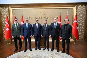 Bakan Kacır'dan Büyükşehir'e ziyaret 
