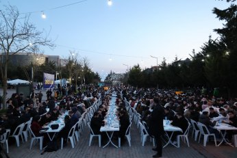 Bakan Kacır'dan Büyükşehir'e ziyaret 