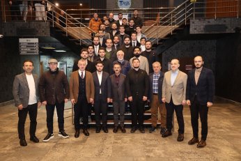 Hemşehrilerini Yalnız Bırakmadı