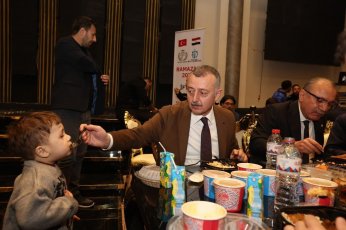 Başkan Büyükakın, Gazze'li ailelerle oruç açtı 