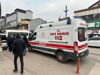 Kartepe'de Maddi Hasarlı Trafik Kazası
