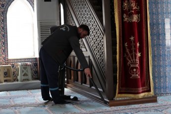 Kartepe'de Camilerde Bayram Mesaisi 