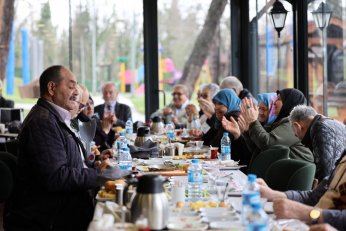 Kartepe'de Vefa Dolu Buluşma 