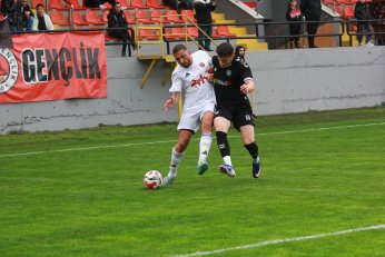 Lider Gölcükspor Emin Adımlarla
