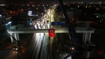 Başiskele Kavşağında '78 tonluk' gece mesaisi 