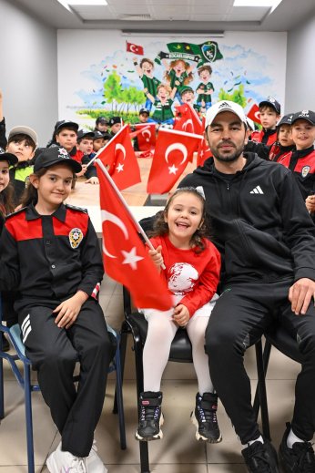 Selçuk İnan'dan Anlamlı Ziyaret 