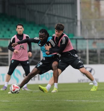 KOCAELİSPOR'DA YÜZLER GÜLÜYOR 