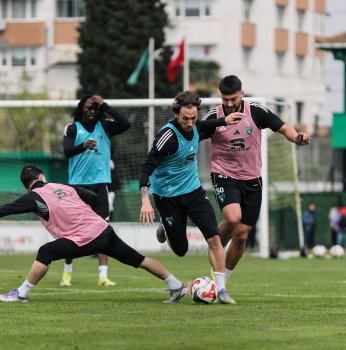 KOCAELİSPOR'DA YÜZLER GÜLÜYOR 