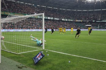 Kocaelispor Göztepe'yi yine Uzatmada Yıktı: 10 Kişiyle 1 Puanı Kurtardı