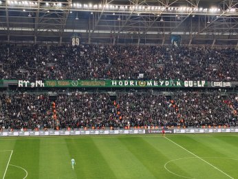 Kocaelispor Göztepe'yi yine Uzatmada Yıktı: 10 Kişiyle 1 Puanı Kurtardı