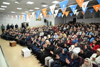 AK Kartepe’den Gövde Gösterisi