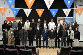 AK Kartepe’den Gövde Gösterisi