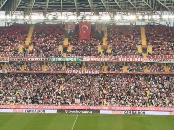 Kardeş Antalyaspor Kazandı Ama Süper Lig’e Veda Etti
