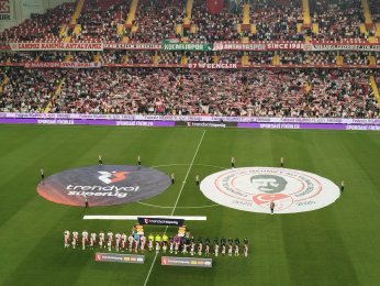 Kardeş Antalyaspor Kazandı Ama Süper Lig’e Veda Etti