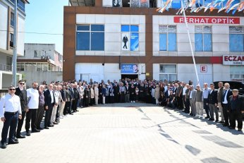 AK Kartepe Bayramlaşmada Salona Sığmadı