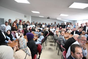 AK Kartepe Bayramlaşmada Salona Sığmadı