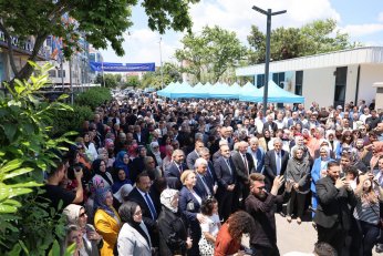 AK Parti Kocaeli'de Miting Gibi Bayramlaşma 