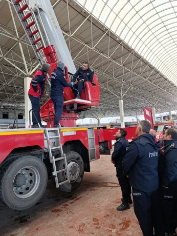 Kocaeli İtfaiyesi, tecrübesini Besni İtfaiyesi ile paylaştı