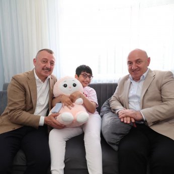 Başkan Büyükakın’dan Doğum Günü Sürprizi