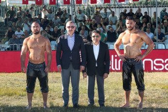 Er Meydanında Zirvenin Adı Feyzullah Aktürk