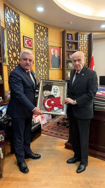 MHP İl Başkanından Genel Başkan Bahçeli'ye anlamlı hediye