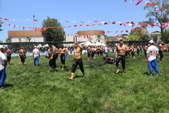 32 Başpehlivan Er Meydanına Çıkıyor