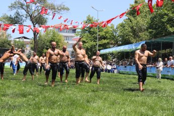 32 Başpehlivan Er Meydanına Çıkıyor