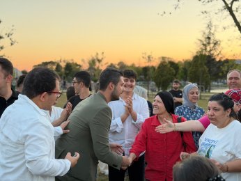 Doyasıya Eğlendiler 