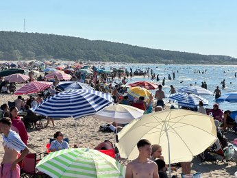 Plajlar doldu, kilometrelerce araç kuyruğu oluştu