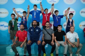 Kürsüler yine mavi-beyazlıların oldu