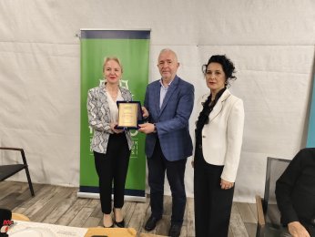 KOSTÜ'nün örnek proje programı,plaket töreni ile son buldu 