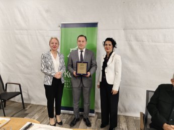 KOSTÜ'nün örnek proje programı,plaket töreni ile son buldu 