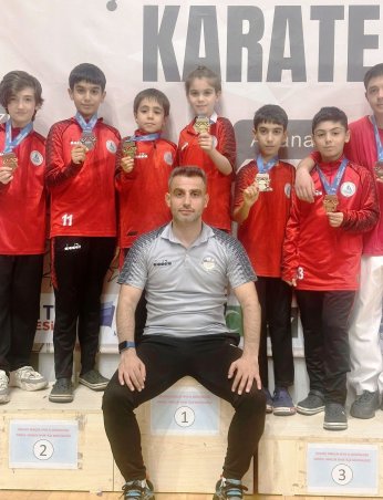 Darıca'da Körfez'li karateci rüzgarı 