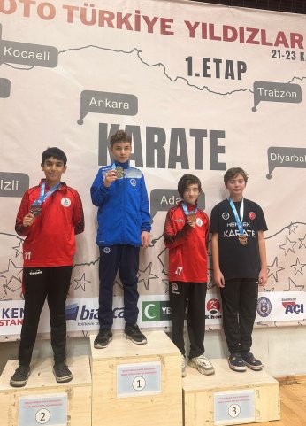 Darıca'da Körfez'li karateci rüzgarı 