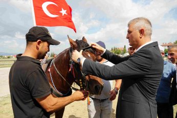 Altın Kemer Sahibinin Oldu