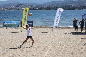Plaj Voleybolu Start Aldı!