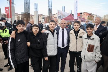 Dev tesisin temelini Bakan Osman Aşkın Bak attı 