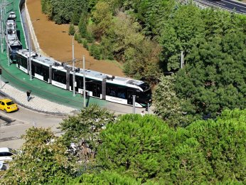 Kartepe tramvayına ilk kepçe vuruldu