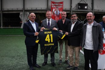 “Hiçbir ülkücü yalnız değildir”