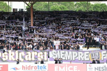 Başkan Büyükgöz Tribünde, Gebzespor Sahada