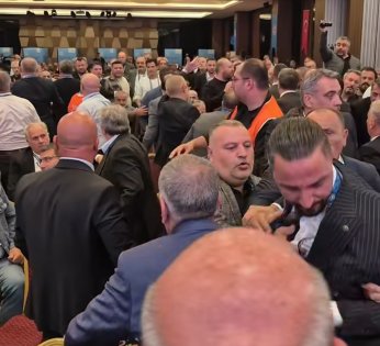 TASKK kongresinde gergin anlar