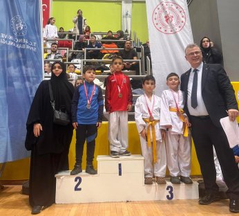 Körfez'in minik karatecileri 23 madalya kazandı 
