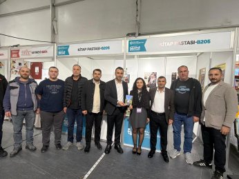 Fuarın genç yazarına büyük ilgi!