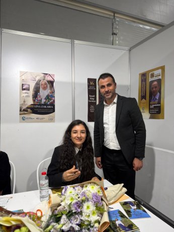 Fuarın genç yazarına büyük ilgi!