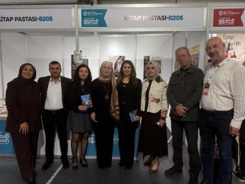Fuarın genç yazarına büyük ilgi!